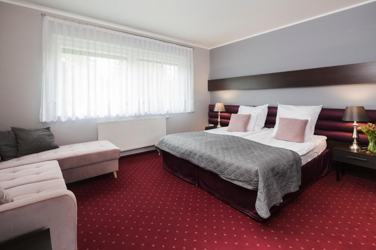 Noce i Dnie Hotel Postołowo Eksteriør billede
