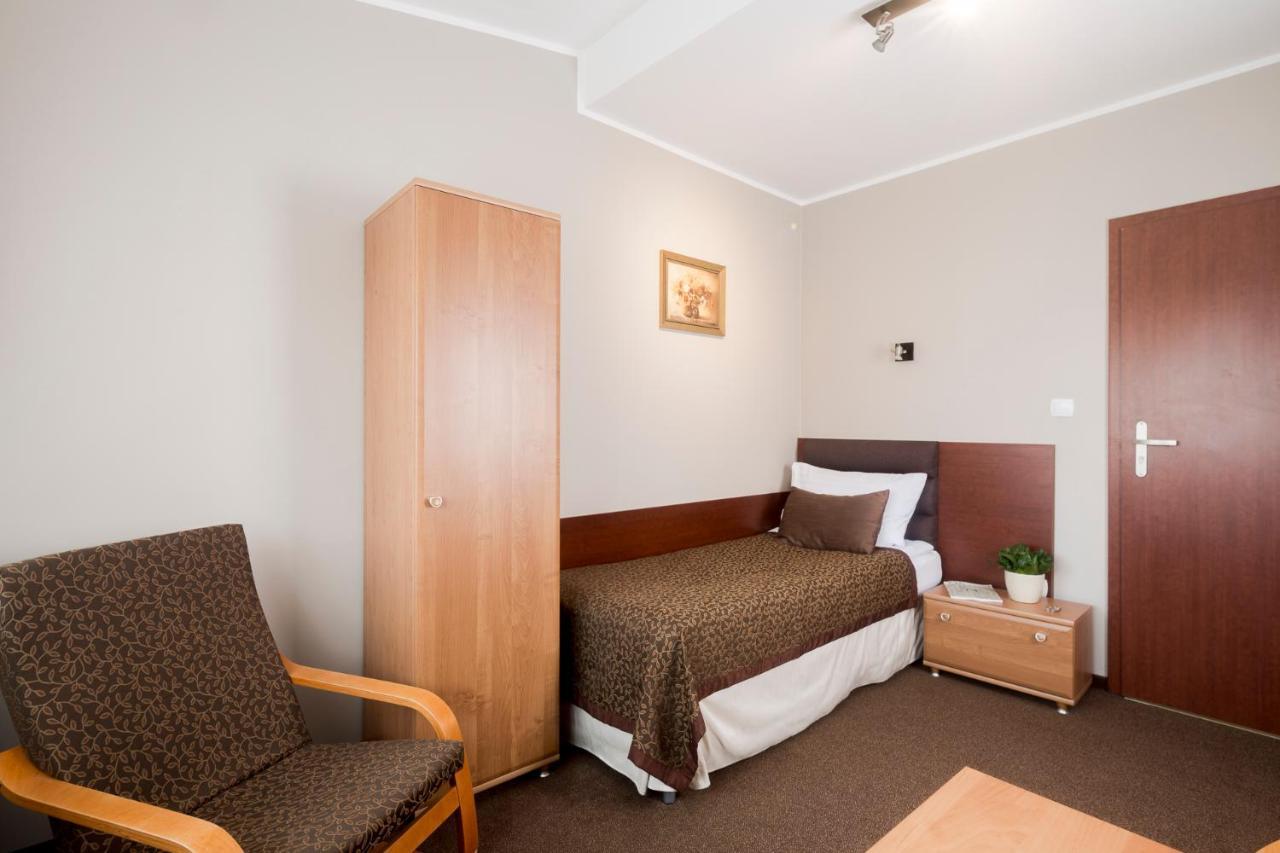 Noce i Dnie Hotel Postołowo Eksteriør billede