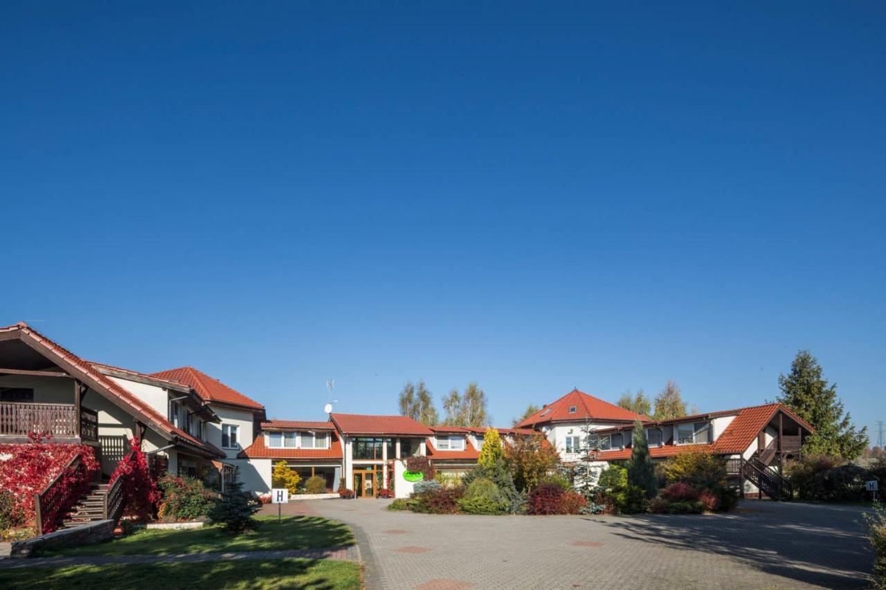 Noce i Dnie Hotel Postołowo Eksteriør billede